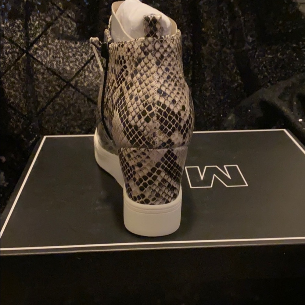 Shoes - Picture 5 of 5